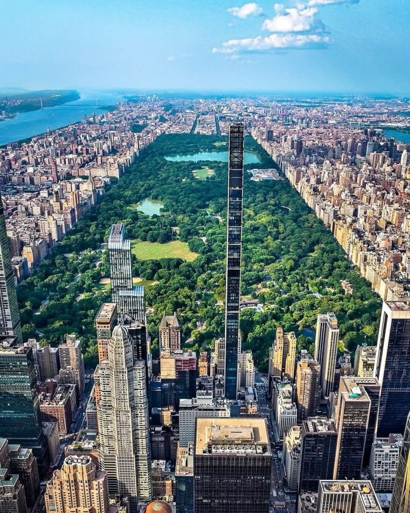 I am not a fan of rats or pigeons. In New York City, they have become very confident. When I was a child, you went on the subways, and the rats would stay down on the tracks, but now they hang out on the platform.
~ Julia Stiles